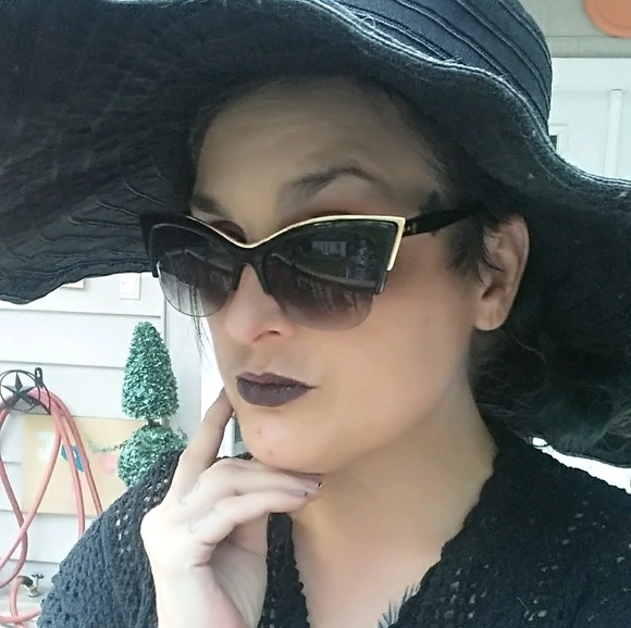 Meet your Posher, Sadie - Picture 1 of 1